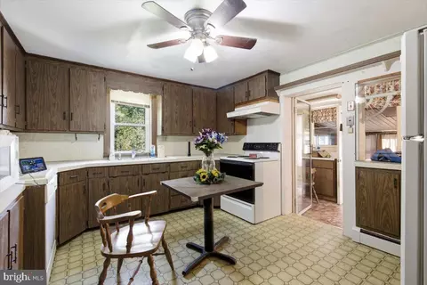 Kitchen - 158 Wright St, Preston, MD 21655 photo 1 of 2
