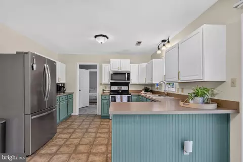 Kitchen - 5716 Bethlehem Rd, Preston, MD 21655 photo 5 of 5