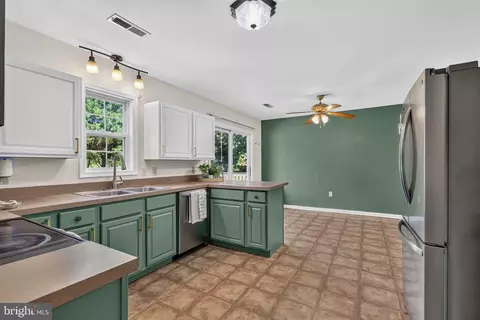 Kitchen - 5716 Bethlehem Rd, Preston, MD 21655 photo 4 of 5