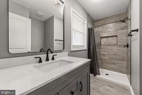 Bath - 201 E 6th St, Ridgely, MD 21660 photo 2 of 3