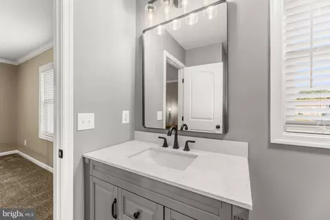 Entry Way - 201 E 6th St, Ridgely, MD 21660 photo 3 of 6