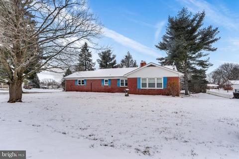 1022 Highfield Dr, Hampstead, MD 21074 photo 3