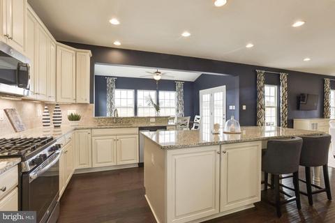 405 Corniche Ct, Westminster, MD 21158 photo 5