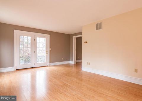 2892 Staley Dr, Westminster, MD 21158 photo 7