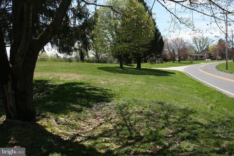 1601 Fairmount Rd, Hampstead, MD 21074 photo 3