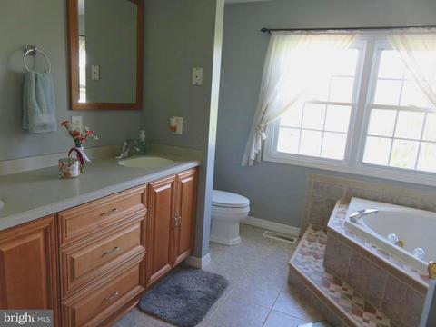100 Weaver Ln, Hampstead, MD 21074 photo 28