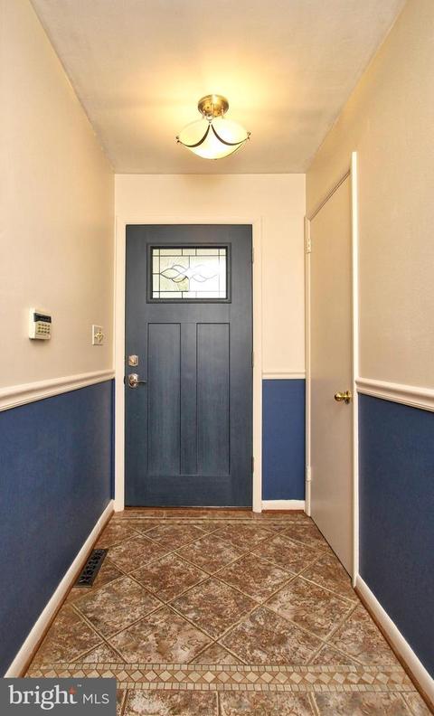 508 Mark Dr, Westminster, MD 21157 photo 6
