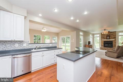 4210 Apache Ct, Westminster, MD 21157 photo 13
