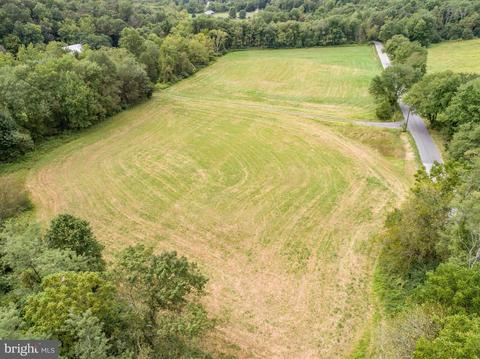 3533 Flickinger Rd, Westminster, MD 21158 photo 3
