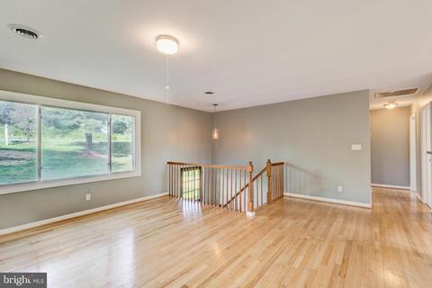 88 E Nicodemus Rd, Westminster, MD 21157 photo 4