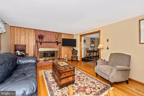1735 Bollinger Rd, Westminster, MD 21157 photo 4