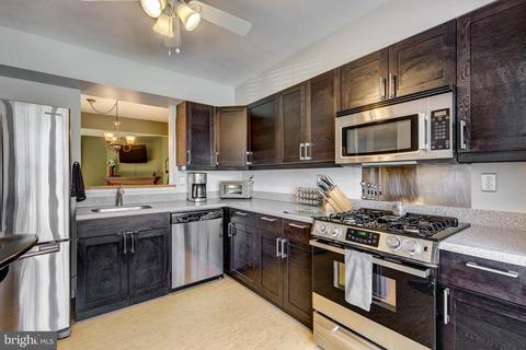 4721 Barbed Ct, Hampstead, MD 21074 photo 4