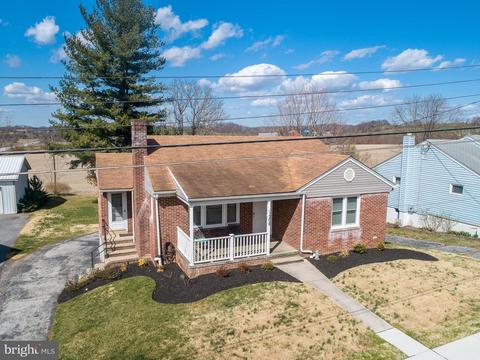 308 College Ave, New Windsor, MD 21776 photo 3
