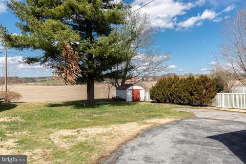 308 College Ave, New Windsor, MD 21776 photo 4