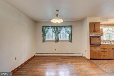 756 Stone Rd, Westminster, MD 21158 photo 8