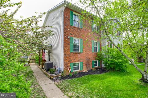688 Windsor Dr, Westminster, MD 21158 photo 1