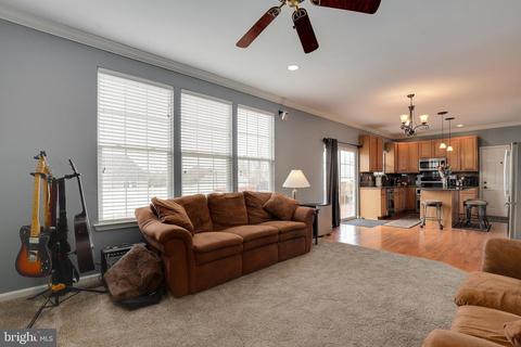 622 Trango Dr, Westminster, MD 21158 photo 2
