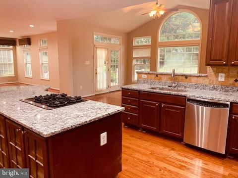 2251 Comanche Dr, Westminster, MD 21157 photo 4