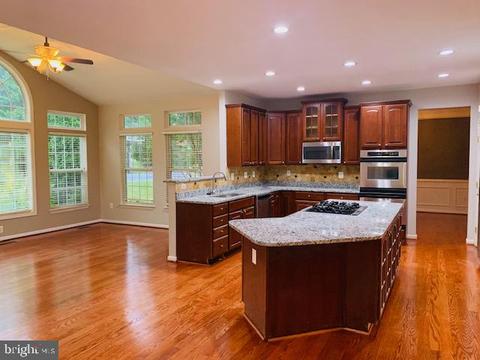 2251 Comanche Dr, Westminster, MD 21157 photo 3