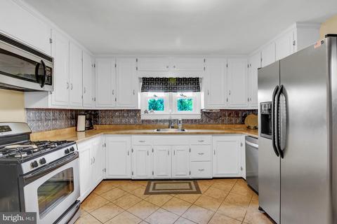 72 Sycamore St, Westminster, MD 21157 photo 8