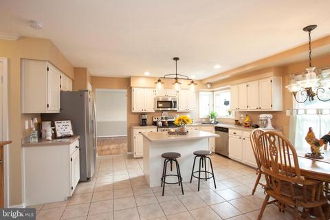 137 Sullivan Rd, Westminster, MD 21157 photo 3