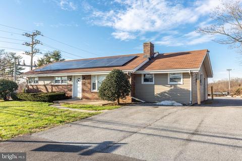 802 S Main St, Hampstead, MD 21074 photo 2