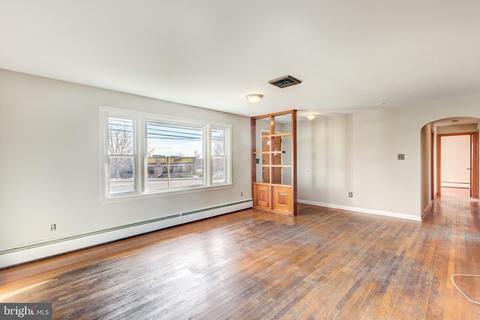 802 S Main St, Hampstead, MD 21074 photo 8