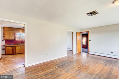 802 S Main St, Hampstead, MD 21074 photo 6
