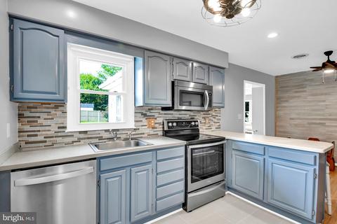 1028 Highfield Dr, Hampstead, MD 21074 photo 3