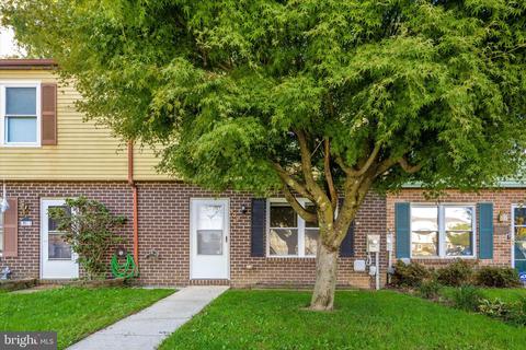 803 Ewing Dr, Westminster, MD 21158 photo 4