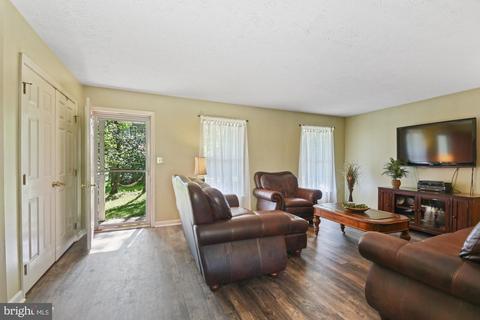 1354 Savannah Ct, Hampstead, MD 21074 photo 5