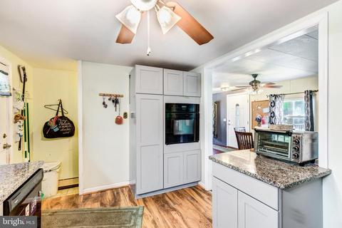 17 Commerce St, Taneytown, MD 21787 photo 14