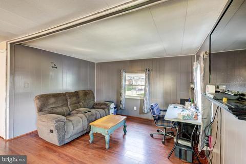17 Commerce St, Taneytown, MD 21787 photo 6