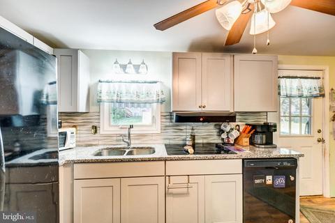 17 Commerce St, Taneytown, MD 21787 photo 16
