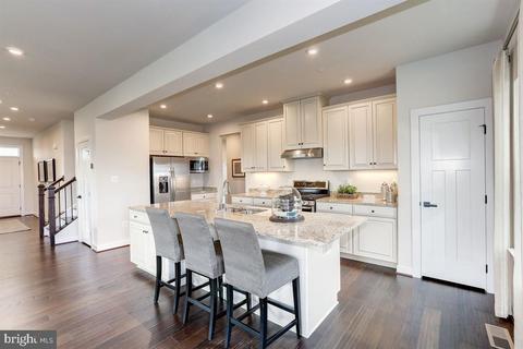 241 Pickett St, Taneytown, MD 21787 photo 10