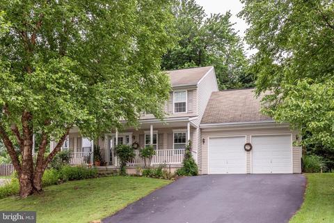 594 Juniper Ct, Westminster, MD 21158 photo 2