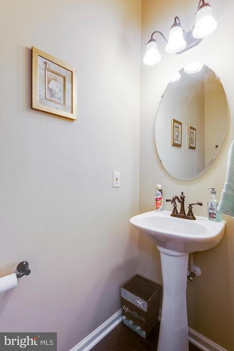 5620 Compton Ln, Eldersburg, MD 21784 photo 9