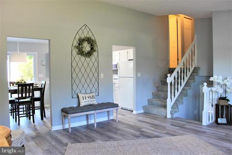 692 Johahn Dr, Westminster, MD 21158 photo 4