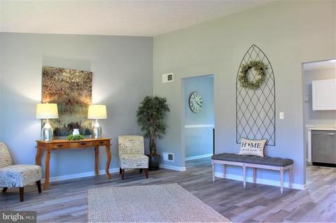 692 Johahn Dr, Westminster, MD 21158 photo 3