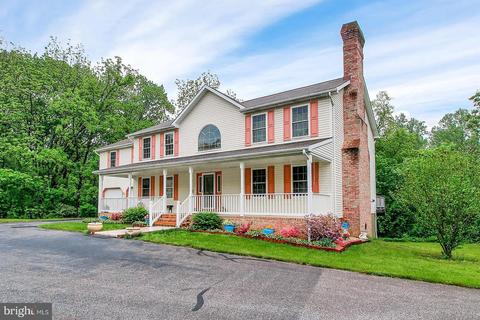 4030 Back Woods Rd, Westminster, MD 21158 photo 2