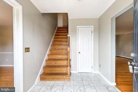655 Geneva Dr, Westminster, MD 21157 photo 4