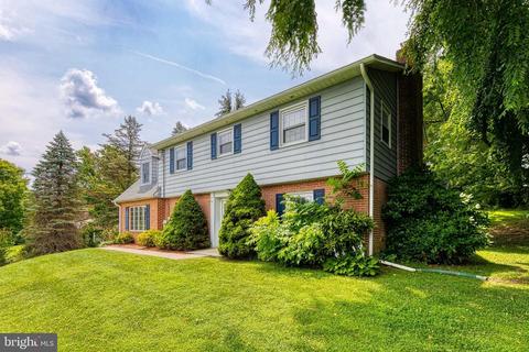 655 Geneva Dr, Westminster, MD 21157 photo 3