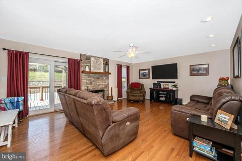 1107 Mint Ter, Westminster, MD 21157 photo 4