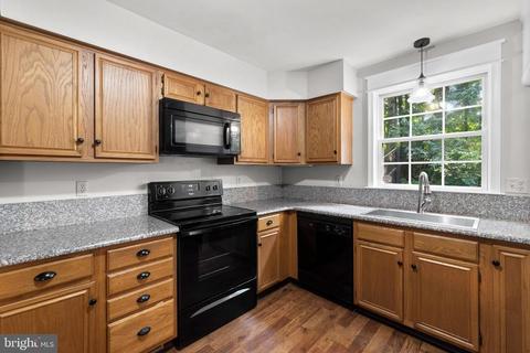 2890 Staley Dr, Westminster, MD 21158 photo 5