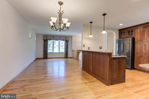 4295 Wolf Hill Dr, Hampstead, MD 21074 photo 8