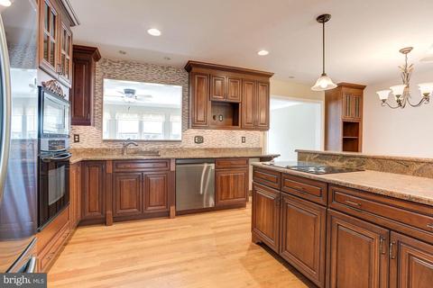 4295 Wolf Hill Dr, Hampstead, MD 21074 photo 13