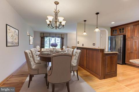 4295 Wolf Hill Dr, Hampstead, MD 21074 photo 4