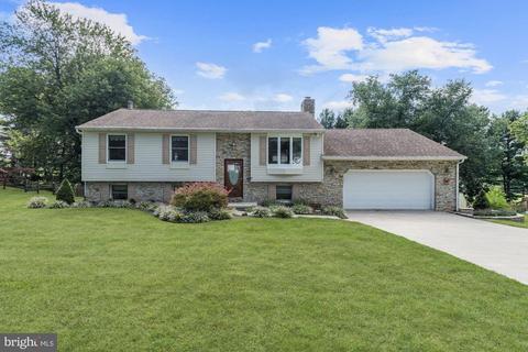 4295 Wolf Hill Dr, Hampstead, MD 21074 photo 1