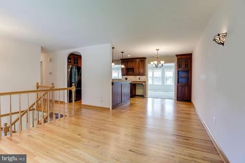 4295 Wolf Hill Dr, Hampstead, MD 21074 photo 7