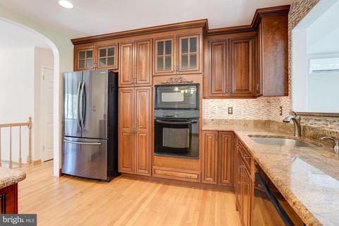 4295 Wolf Hill Dr, Hampstead, MD 21074 photo 11